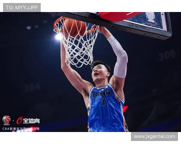 李慕豪的篮球之路:从青涩少年到职业球员的成长历程与挑战 李慕豪的篮球之路:从青涩少年到职业球员的成长历程与挑战